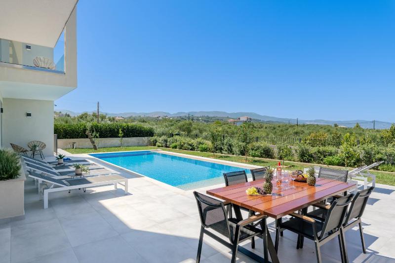 Three-Bedroom Villa image 4