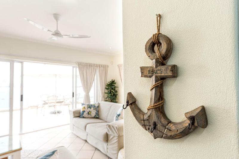 'Harbour Views' - 2 bedroom sleeps 4 with private pool and large veranda! - image 11