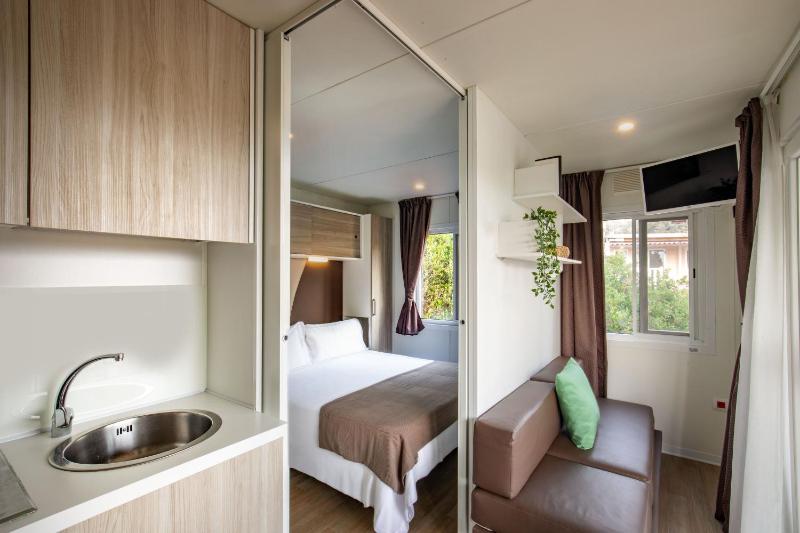 Romantic Mobile Home image 3