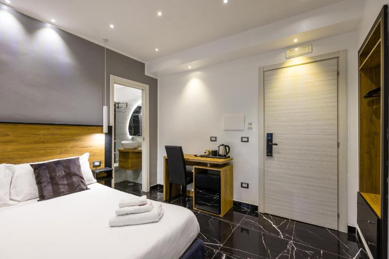 Superior Double Room image 3