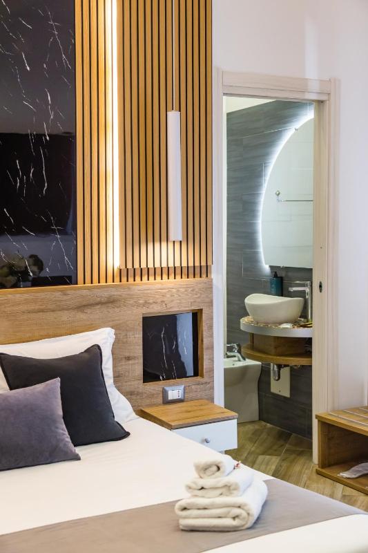 Economy Double Room image 2