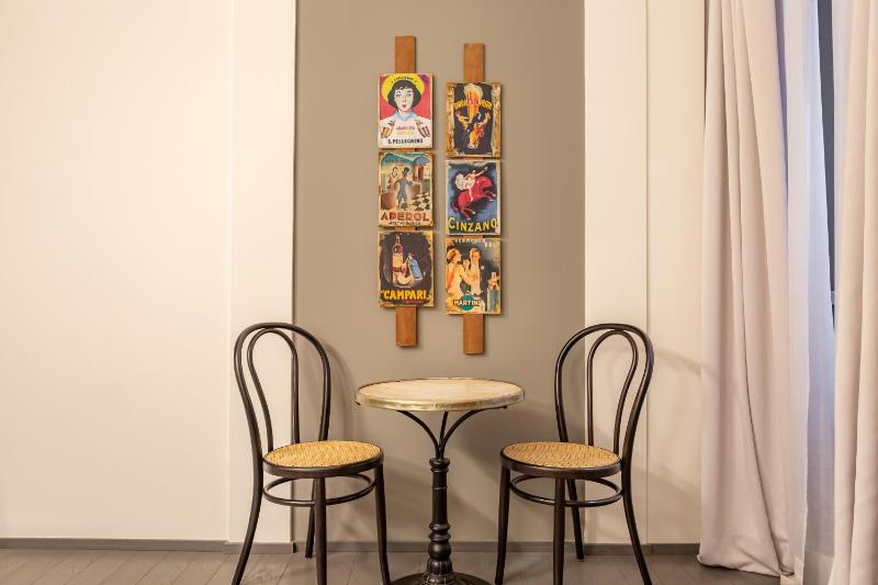 Spanish Steps DeLuxe Apartment - image 14