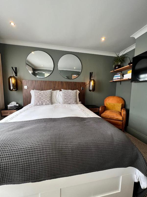 King Room image 2