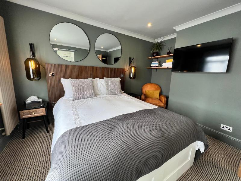 King Room image 4