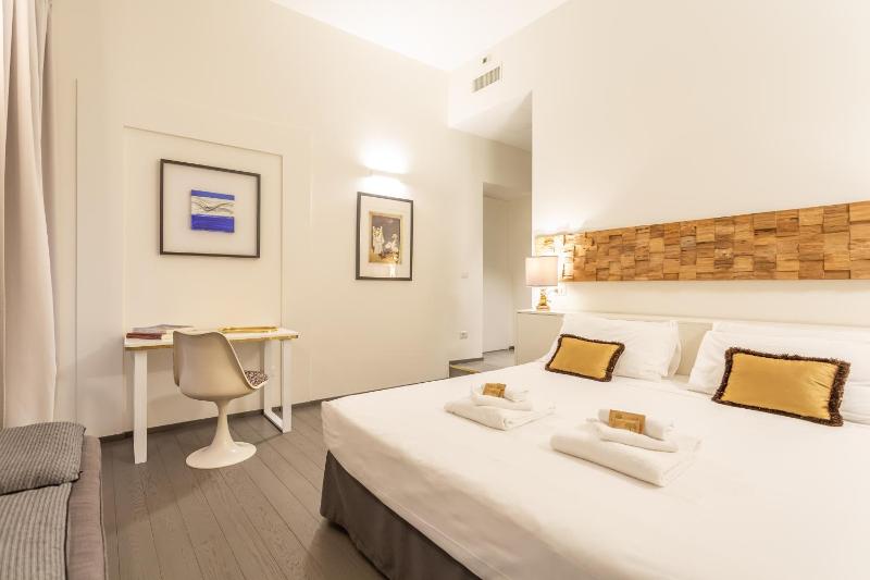 Spanish Steps DeLuxe Apartment - image 8