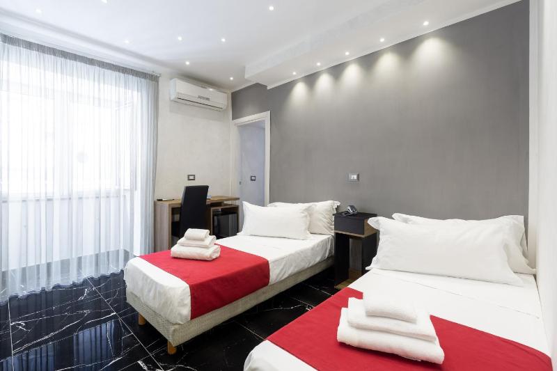 Quadruple Room image 3