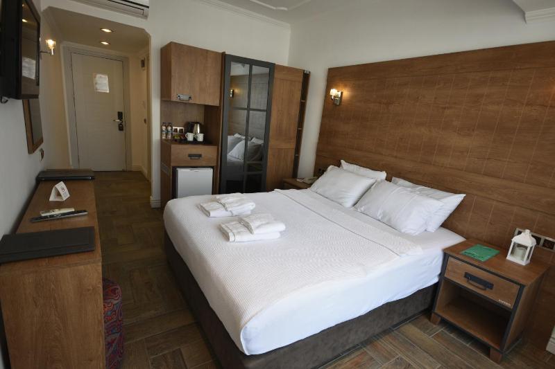 Economy Double Room image 1