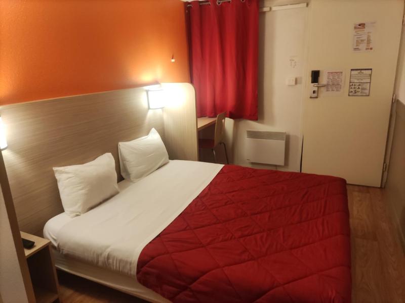 Double Room image 3
