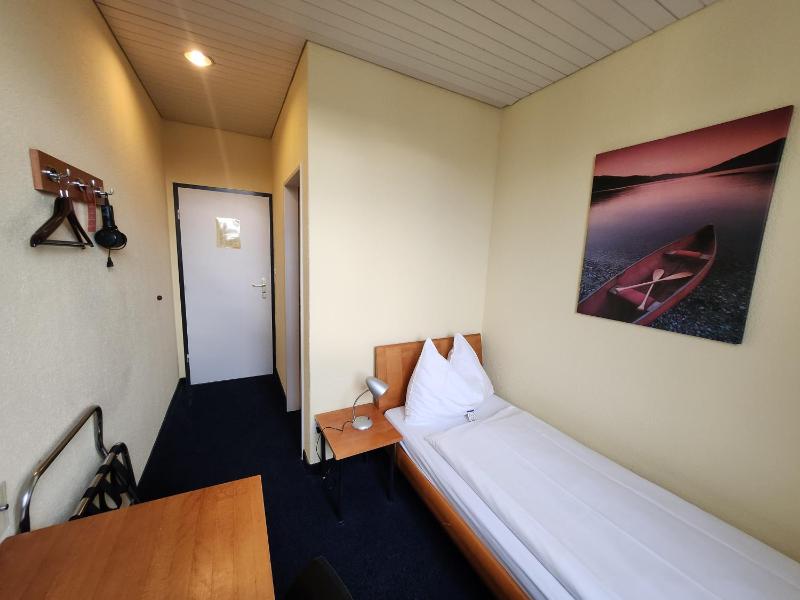 Single Room Budget Small image 1