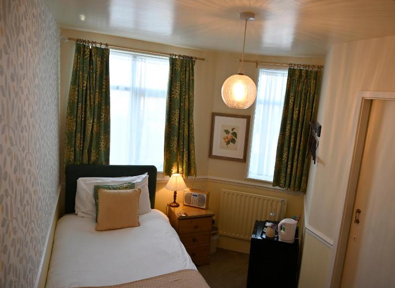 Single Room image 1