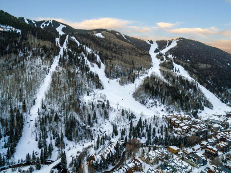 Classic Ski Condo Steps to Chair 7 and on shuttle route - image 3