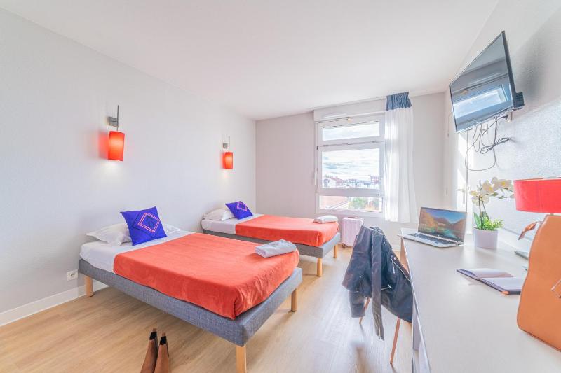 Deluxe One-Bedroom Apartment (4 Adults) image 3