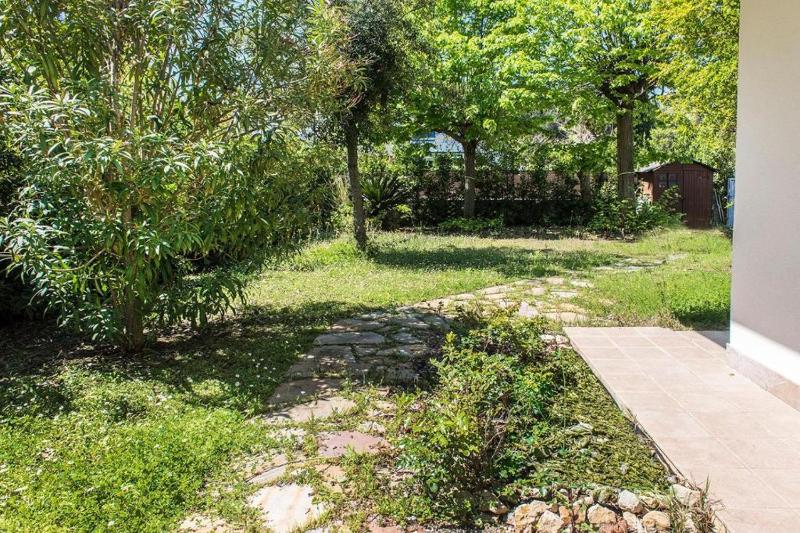 Trilocale con ampio giardino a 100mt dal mare Marcelli - M359 - image 11