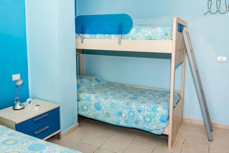 Trilocale con ampio giardino a 100mt dal mare Marcelli - M359 - image 13