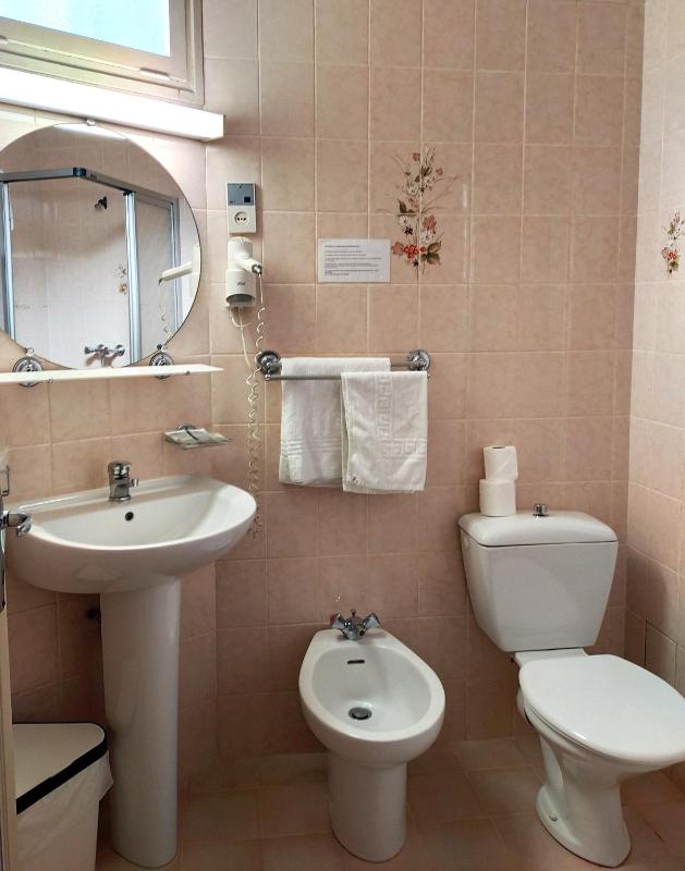 Au Nouvel Hôtel - image 10