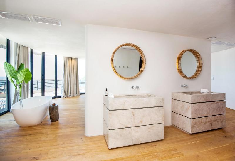 Spectacular Sea view Durban Presidential Penthouse - image 13