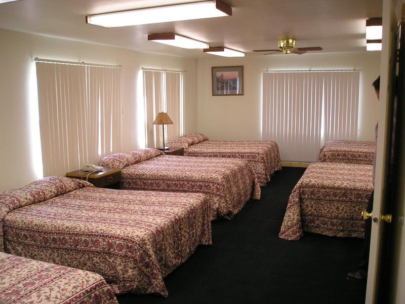 Deluxe Queen Suite image 2