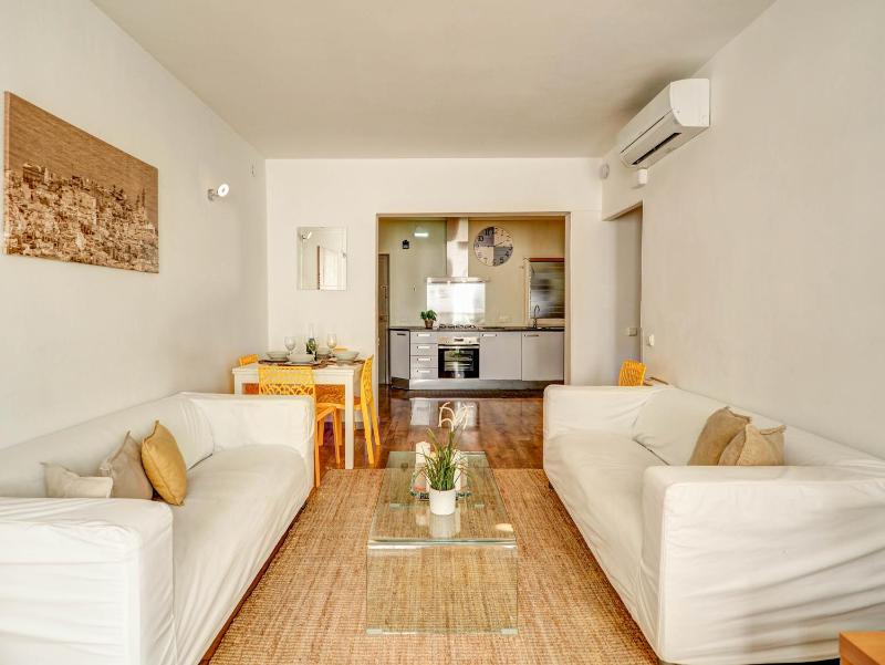 Espalter White by Hello Homes Sitges - image 3