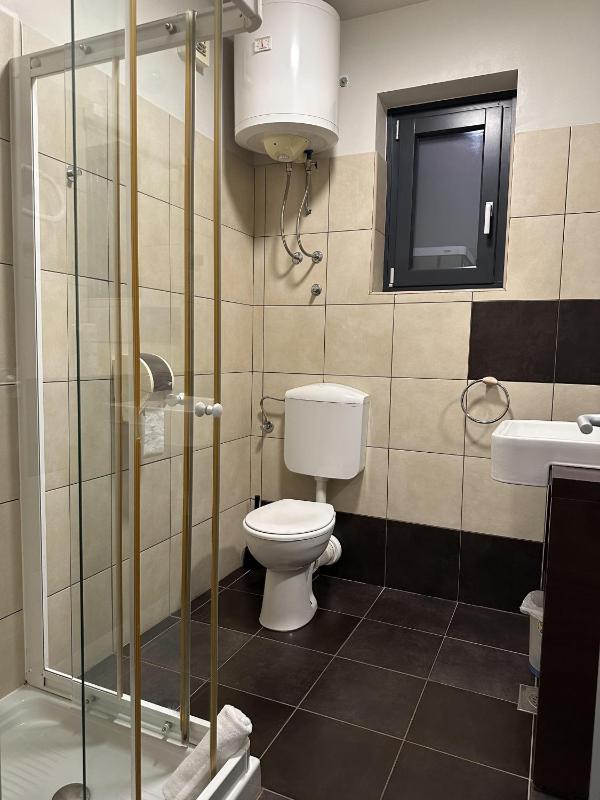 Studio Apartment with Balcony image 3