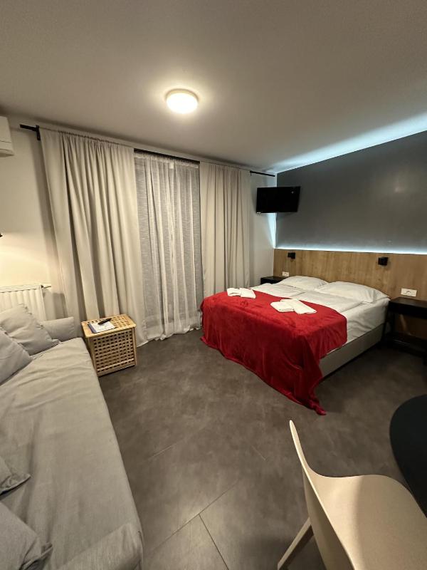 Studio Apartment image 4