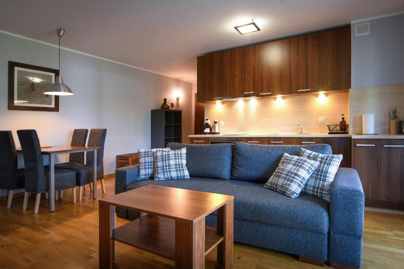 Studio Apartment with Sea View image 3