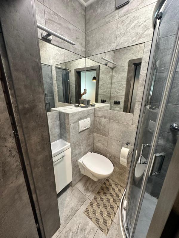 Small Single Room image 4