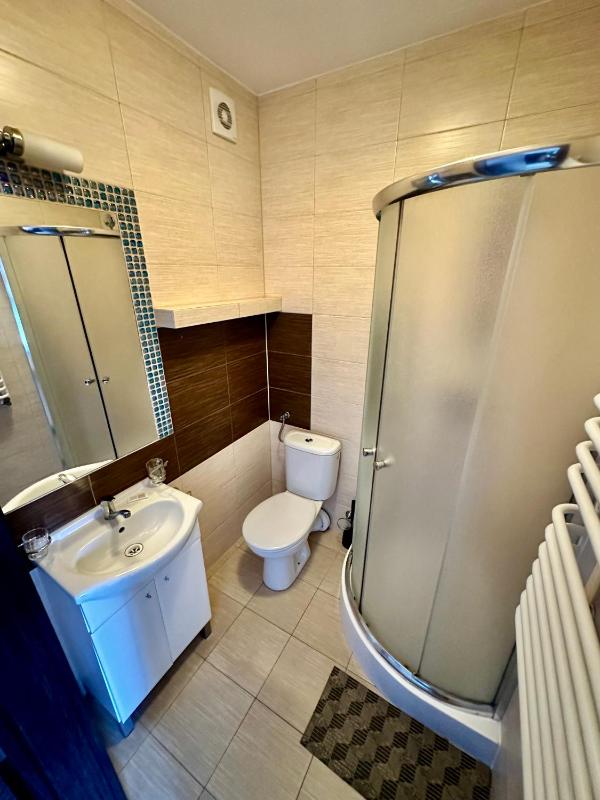 Double Room image 3