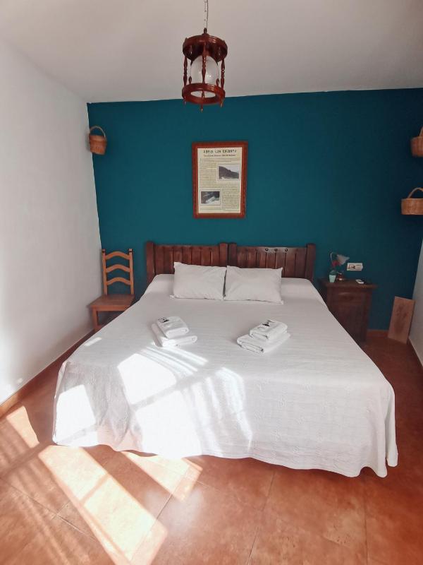 Double or Twin Room with Bathroom image 3