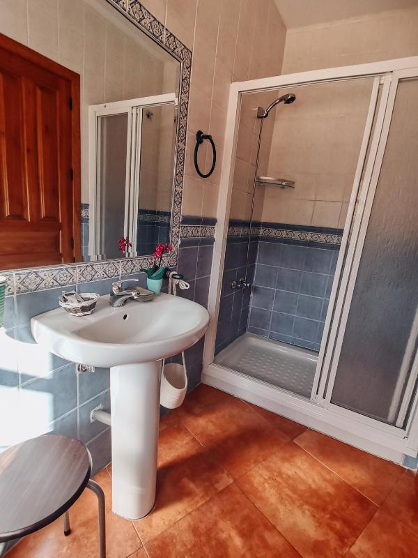 Double Room with Private Bathroom image 3