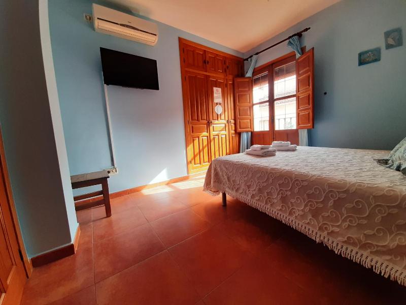 Double Room with Balcony image 1