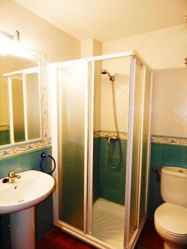 Double Room with Balcony image 3