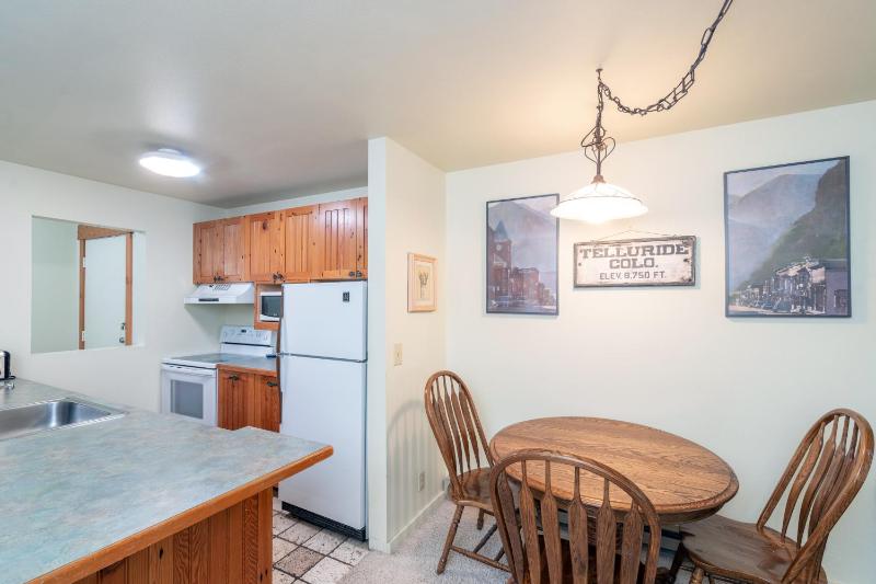 Cozy two bedroom in the middle of it all! - image 9