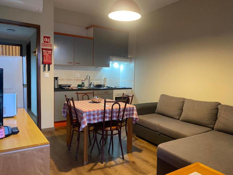 One-Bedroom Apartment image 4