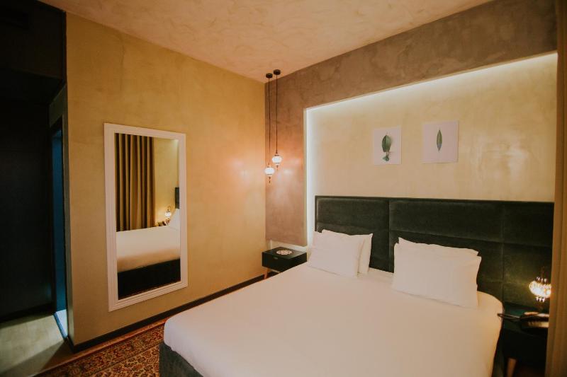 Deluxe Double Room image 1