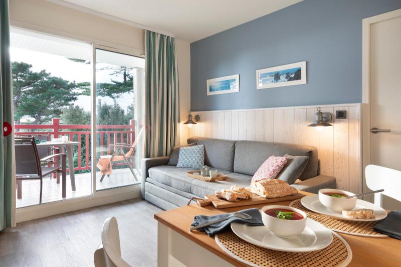 One-Bedroom Apartment with Terrace or Balcony (4 People) - Sea View image 1