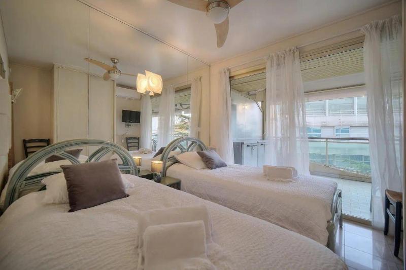 One Bed Apt in the center of Cannes - 2198 - image 8