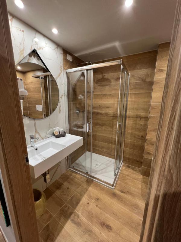 Superior Double Room image 3