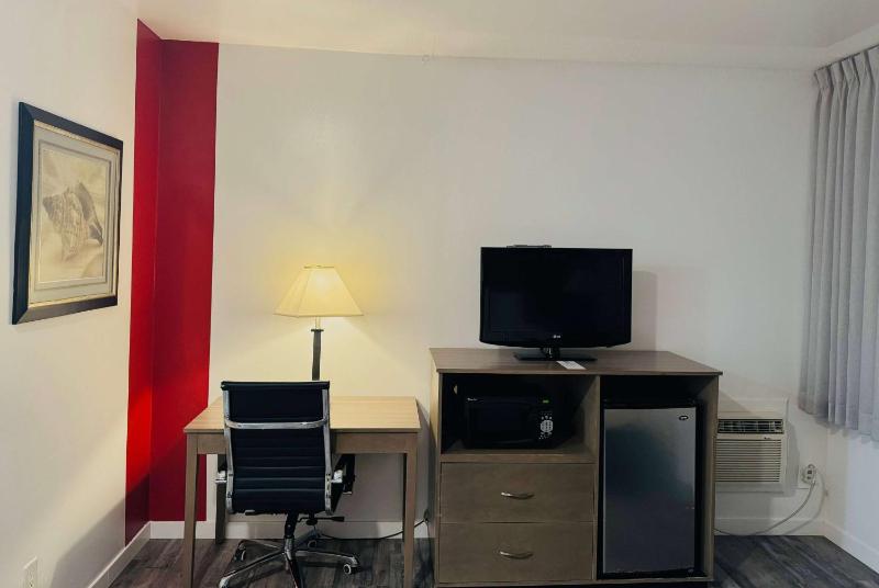 Ramada by Wyndham San Diego Airport - image 7