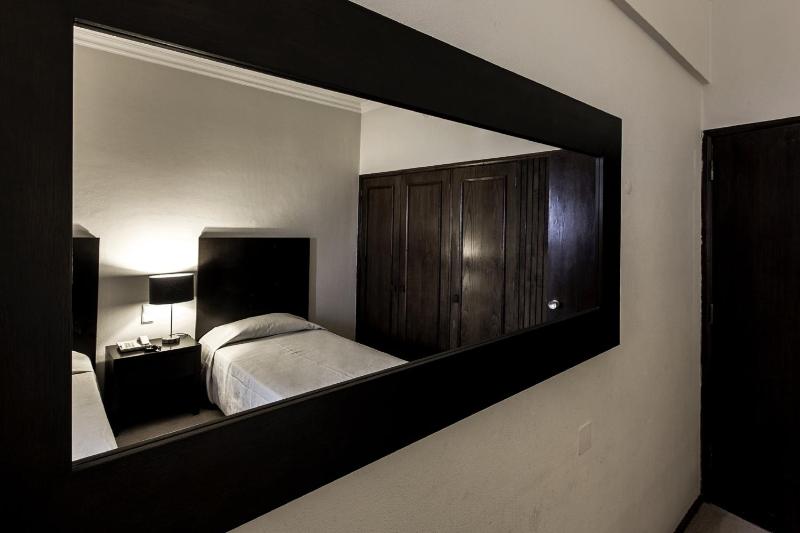 Carcavelos Beach Hotel - image 14