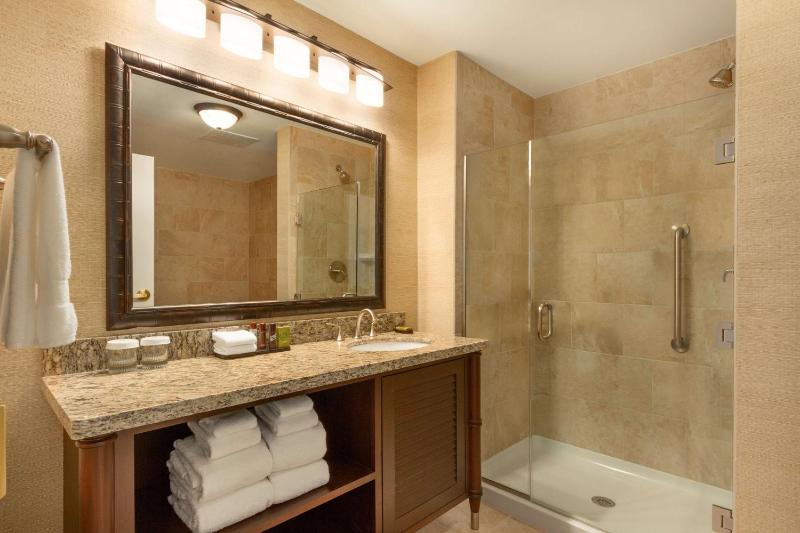 One-Bedroom King Suite - Hearing Access/Non-Smoking image 2