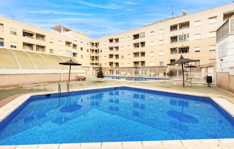 Cozy Apartment In Torrevieja With Swimming Pool - image 10
