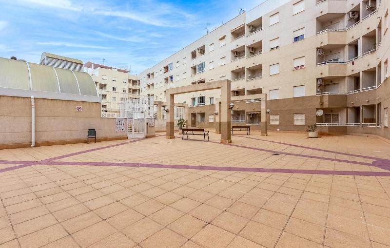 Cozy Apartment In Torrevieja With Swimming Pool - image 9