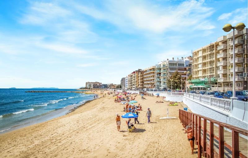 Cozy Apartment In Torrevieja With Swimming Pool - image 15