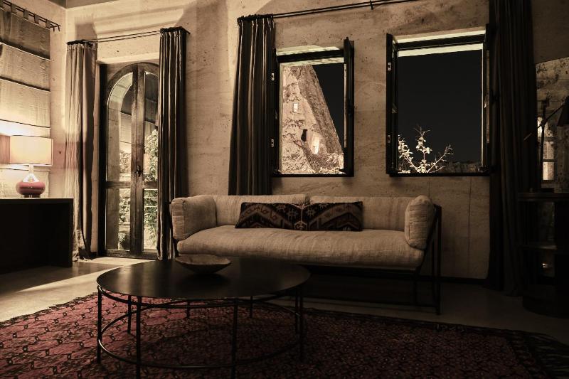 Suite with French Balcony image 4
