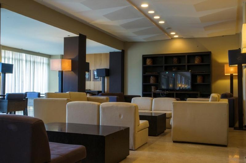 Carcavelos Beach Hotel - image 29
