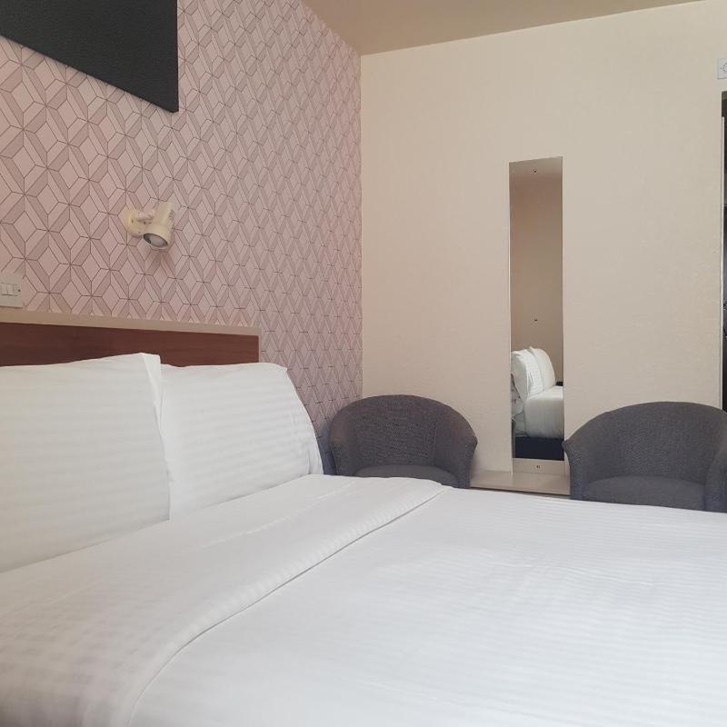 Economy Double or Twin Room image 2