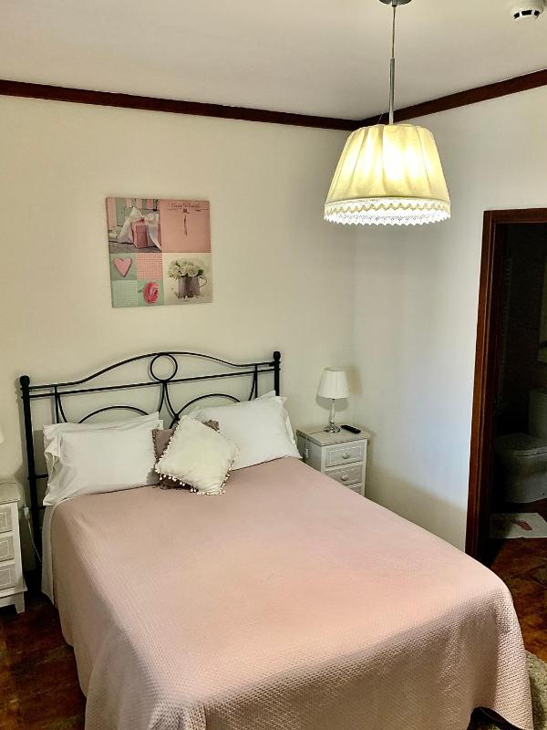 Standard Double Room image 3