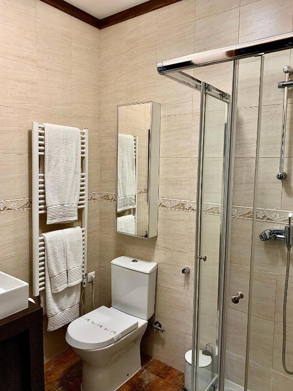 Standard Double Room image 4