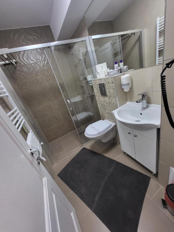Triple Room with Balcony image 2