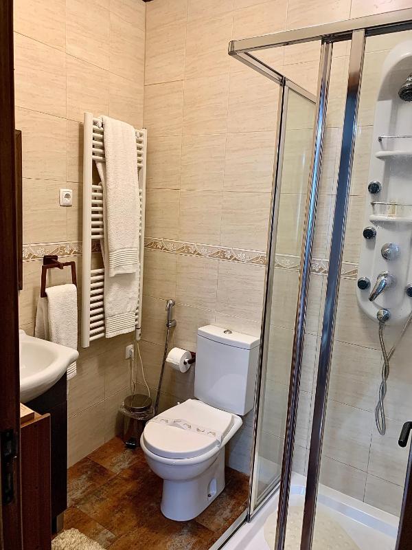 Standard Double Room image 3